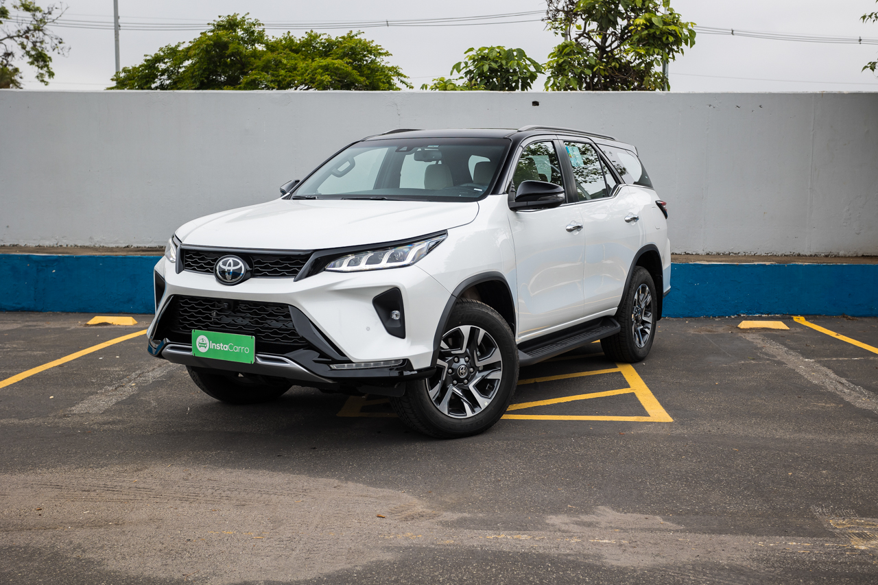 10 carros seminovos de luxo pelo preço da SW4 Diamond